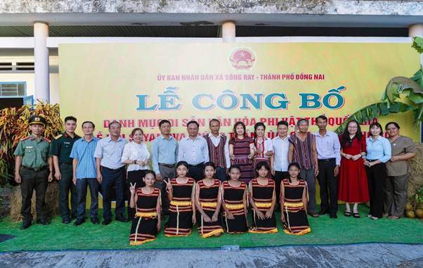 XÃ SÔNG RAY TRANG TRỌNG TỔ CHỨC LỄ CÔNG BỐ DI SẢN VĂN HÓA PHI VẬT THỂ QUỐC GIA LỄ HỘI SAYANGVA (CÚNG THẦN LÚA) CỦA NGƯỜI CHƠ RO